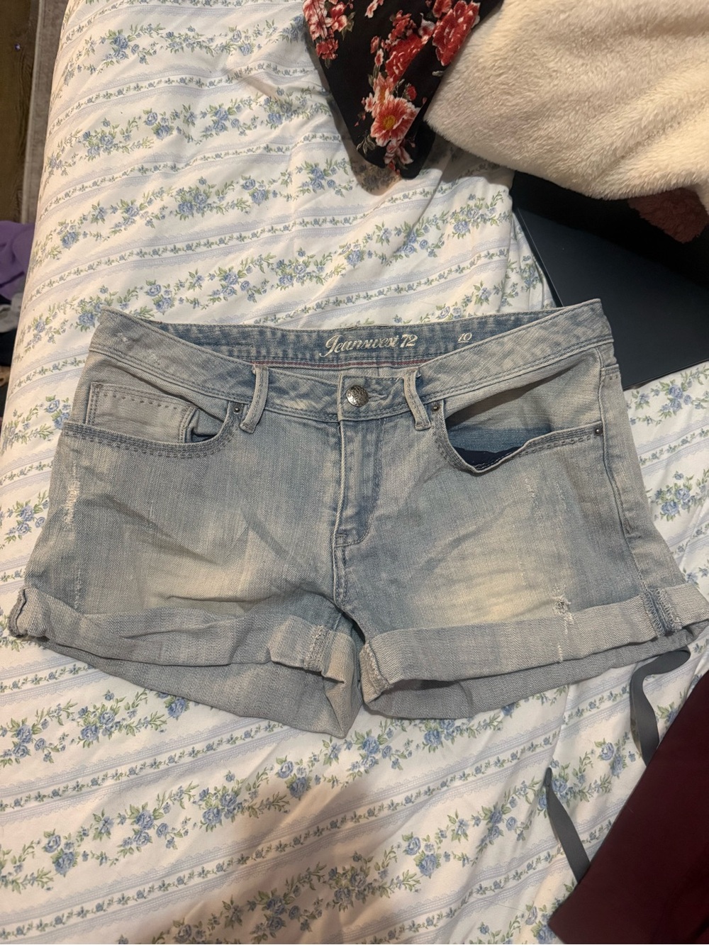 👖Jeanwest 72 Light Wash Denim Shorts